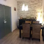 Daire Cozy, Beautiful View - 1 Stop By Train To Old Town *