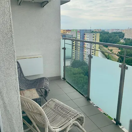 Apartmán Cozy, Beautiful View - 1 Stop By Train To Old Town