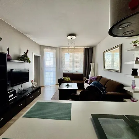 Cozy, Beautiful View - 1 Stop By Train To Old Town *