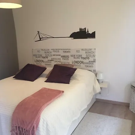 Cozy, Beautiful View - 1 Stop By Train To Old Town Apartman Pozsony