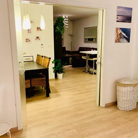 Cozy, Beautiful View - 1 Stop By Train To Old Town