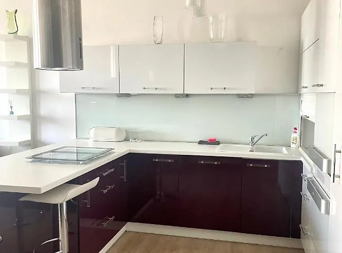 Cozy, Beautiful View - 1 Stop By Train To Old Town Apartament *