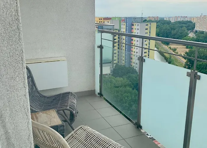 Apartmán Cozy, Beautiful View - 1 Stop By Train To Old Town