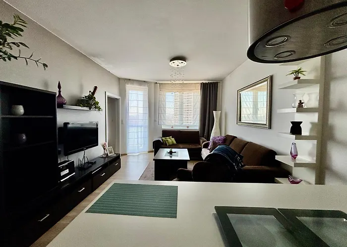 Cozy, Beautiful View - 1 Stop By Train To Old Town *