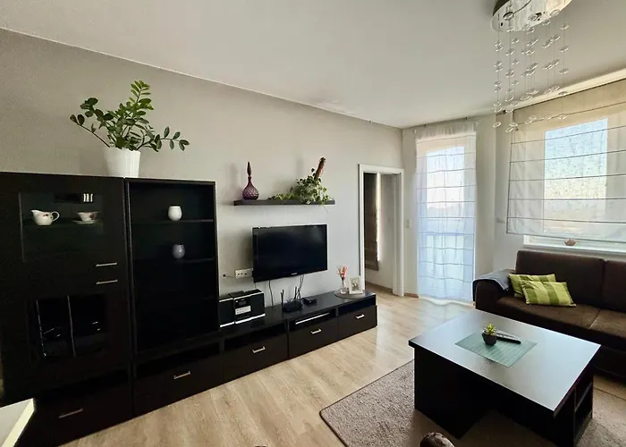 Apartmán Cozy, Beautiful View - 1 Stop By Train To Old Town