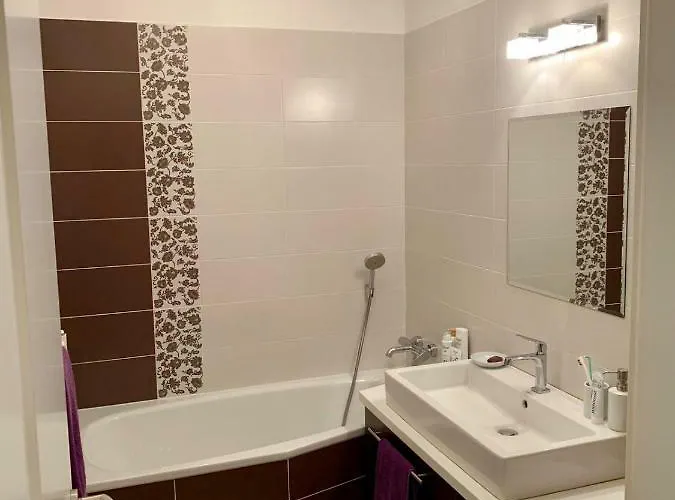 Appartement Cozy, Beautiful View - 1 Stop By Train To Old Town