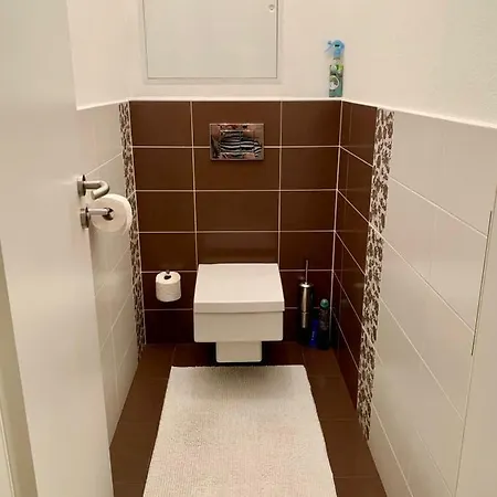 Apartmán Cozy, Beautiful View - 1 Stop By Train To Old Town *